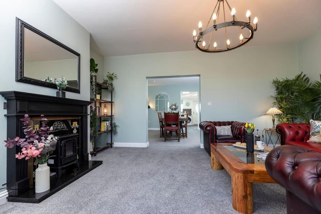 Auckland View - A Comfy & Spacious 4Bed With Views Coundon Экстерьер фото