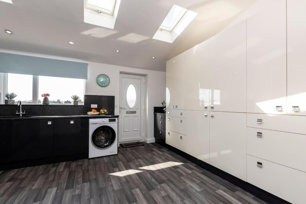 Auckland View - A Comfy & Spacious 4Bed With Views Coundon Экстерьер фото